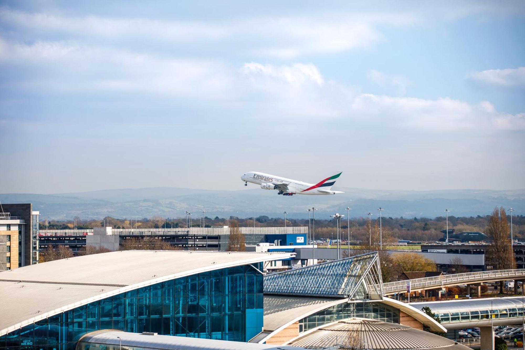Ibis Budget Manchester Airport T2 Hale  Ngoại thất bức ảnh