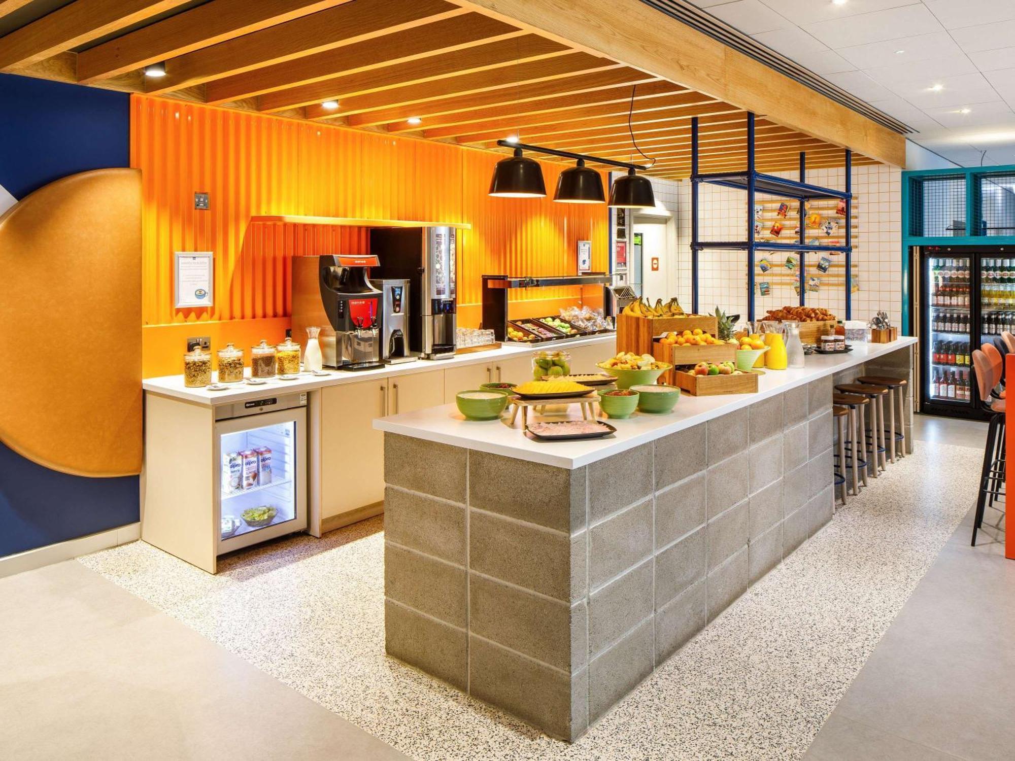 Ibis Budget Manchester Airport T2 Hale  Ngoại thất bức ảnh